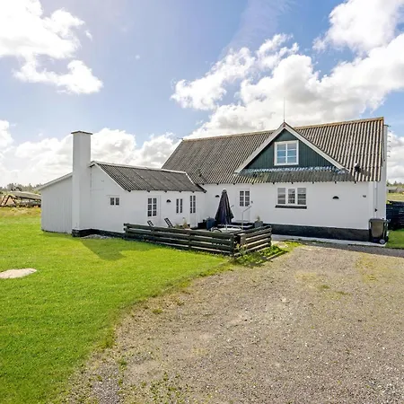 3 Bedroom Cozy In Casa vacanze