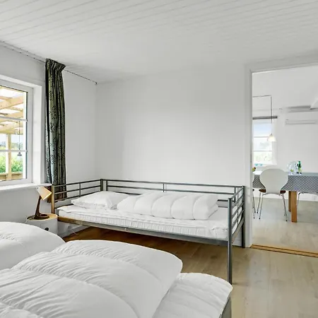 別荘 3 Bedroom Cozy In