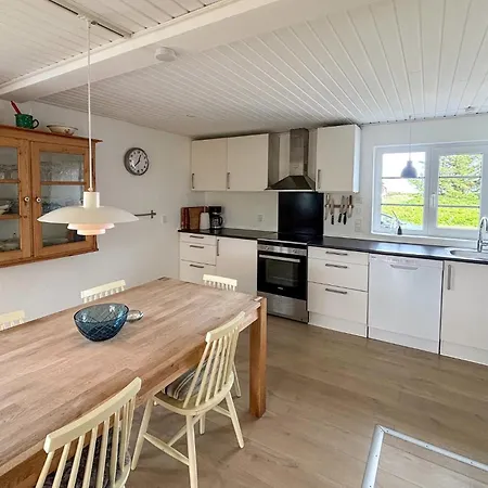 3 Bedroom Cozy In Feriehus *