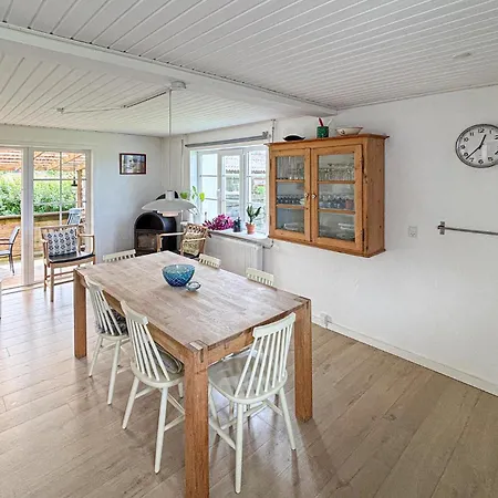 3 Bedroom Cozy In
