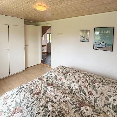 Feriehus 3 Bedroom Cozy In